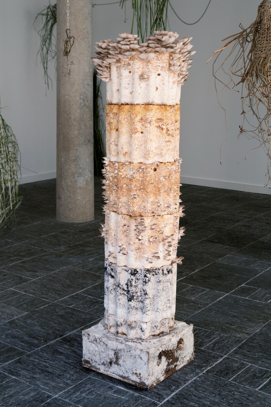 ruined-nyon-07_low.jpg